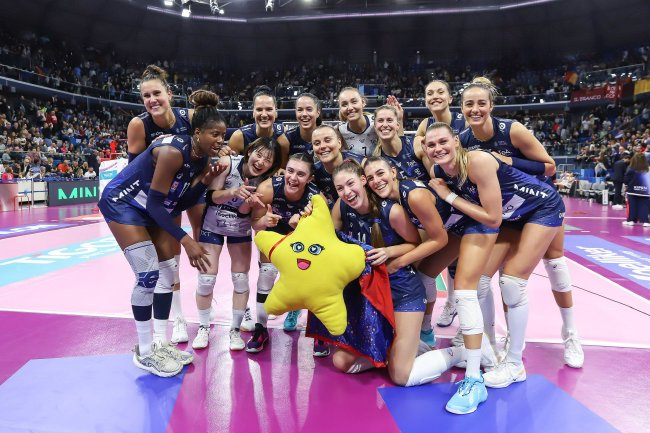 意甲女排米兰3-0横扫罗马夺两连胜 达内西14分MVP